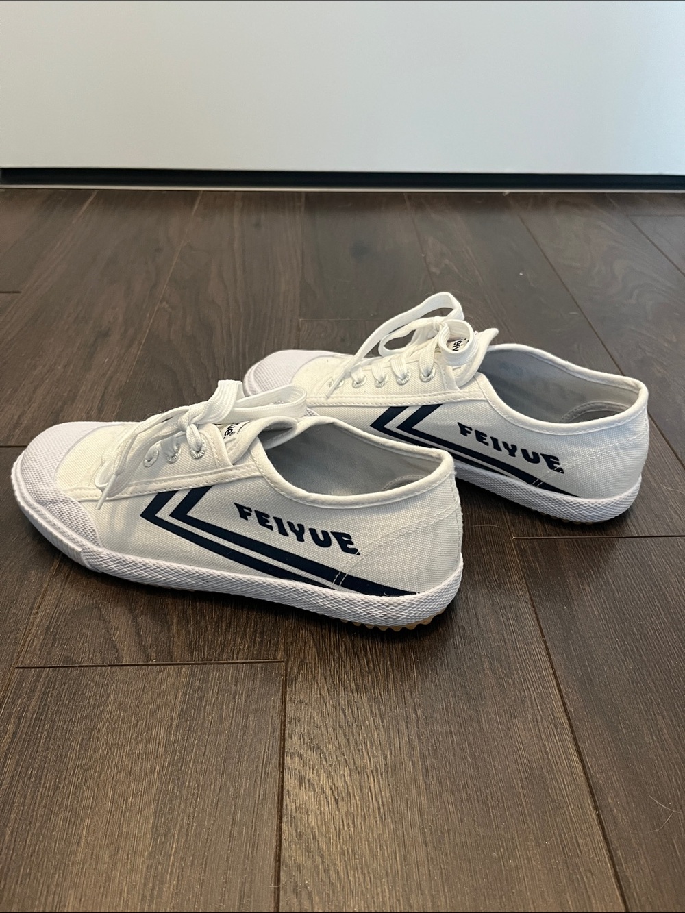Feiyue 1920 White martial arts Canvas Sneakers, women’s size 7, like new - Picture 4 of 9